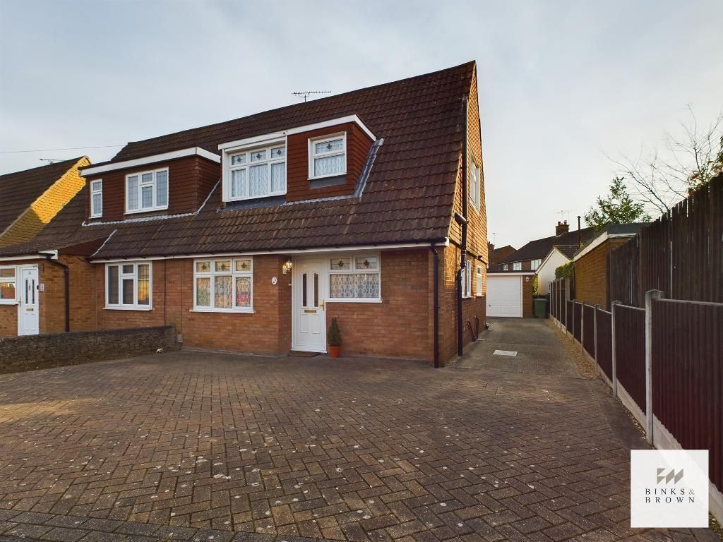 3 bed semidetached house for sale in Hearsall Avenue, Stanford Le Hope