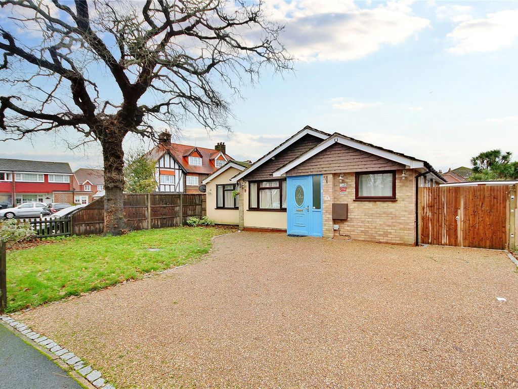 4 bed bungalow for sale in Kingfield Close, Woking, Surrey GU22 Zoopla