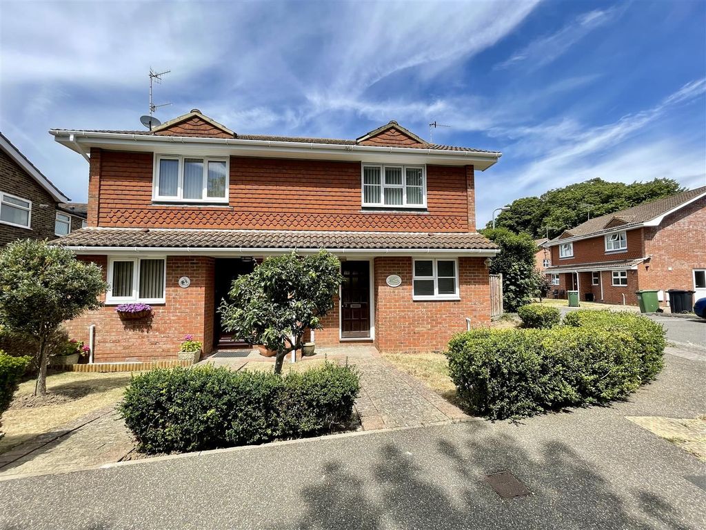 3 bed semidetached house for sale in Glovers Lane, BexhillOnSea TN39