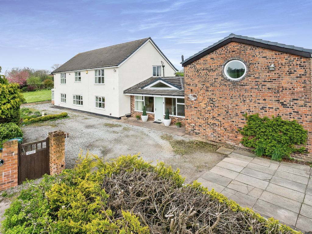 5 bed detached house for sale in Alder Lane, Burtonwood, Warrington WA5