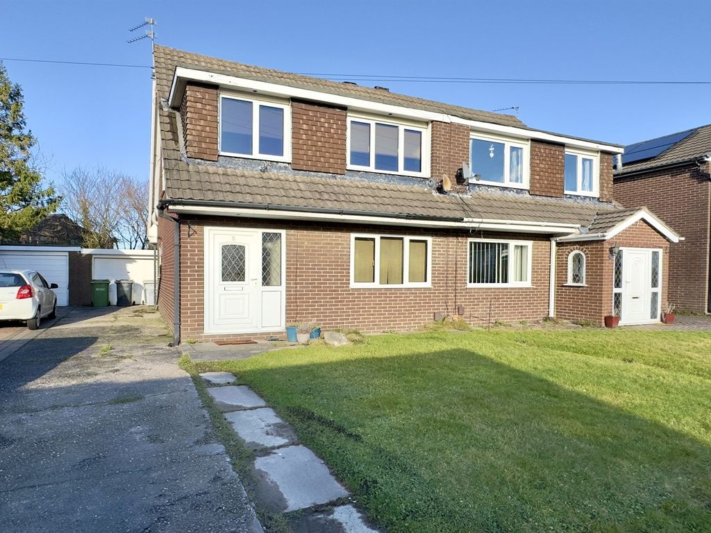 3 bed semidetached house for sale in Grebe Close, Poynton, Stockport