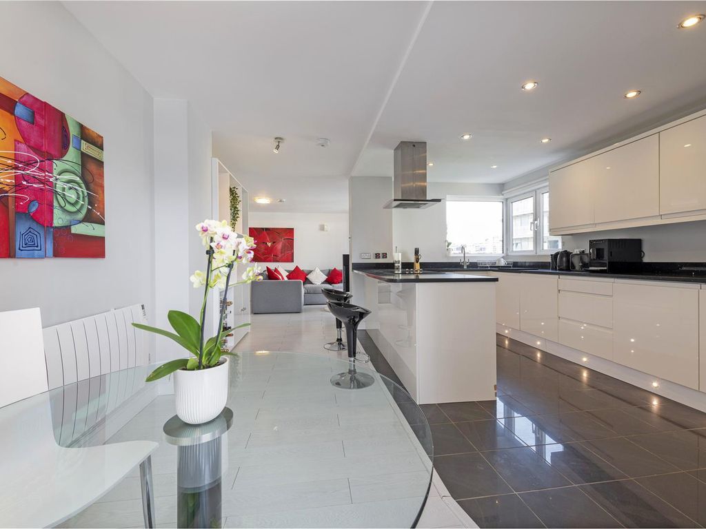 Cotton Row, Prices Court, London SW11  