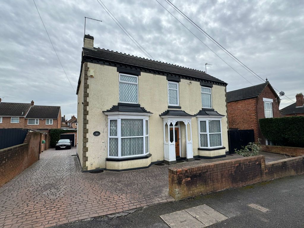 4 bed detached house for sale in Midway Road, Midway, Swadlincote DE11