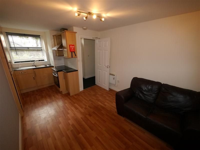 1 bed flat to rent in St. Ives Mount, Armley, Leeds LS12, £625 pcm Zoopla