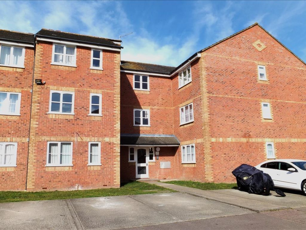 1 bed flat to rent in Redford Close, Feltham TW13, £1,250 pcm Zoopla