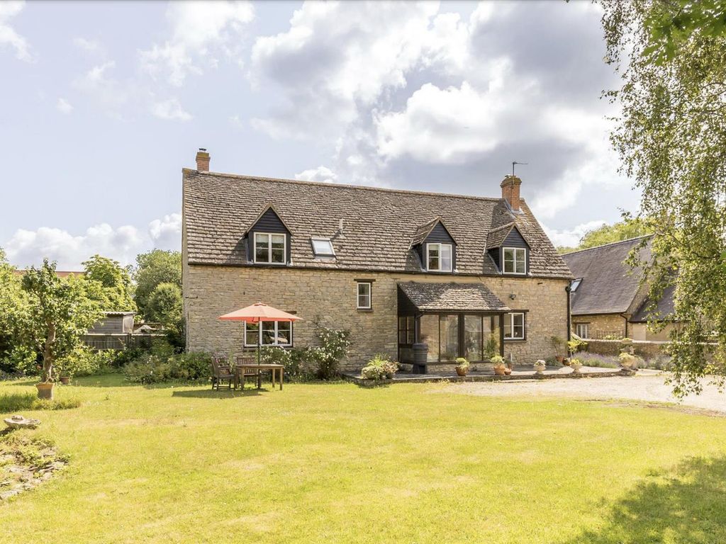 4 bed detached house for sale in North Lane, WestonOnTheGreen