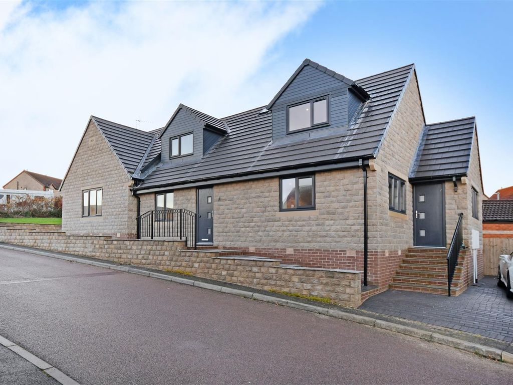 4 bed detached house for sale in Westwood Drive Gardens, Inkersall