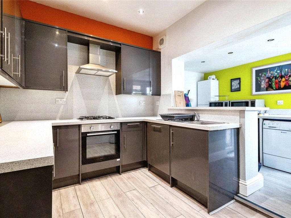 5 bed detached house to rent in Park Lane, Middlesborough TS1, £400 pcm Zoopla