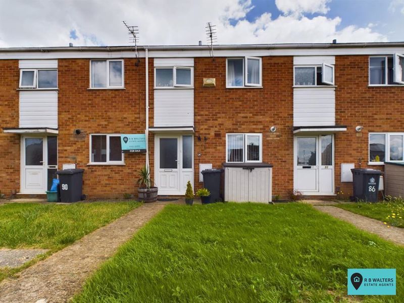 3 bed terraced house for sale in Insley Gardens, Hucclecote, Gloucester