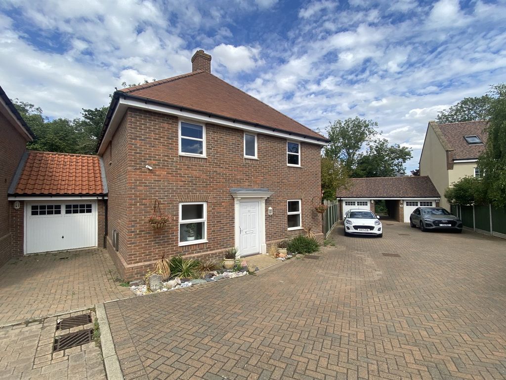 4 bed detached house for sale in Samuel Courtauld Avenue, Braintree CM7