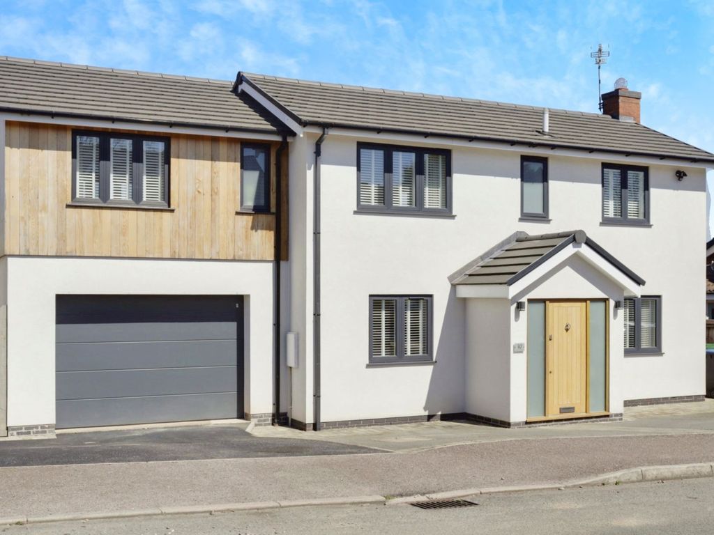 4 bed detached house for sale in Stirling Drive, Leicester LE7, £