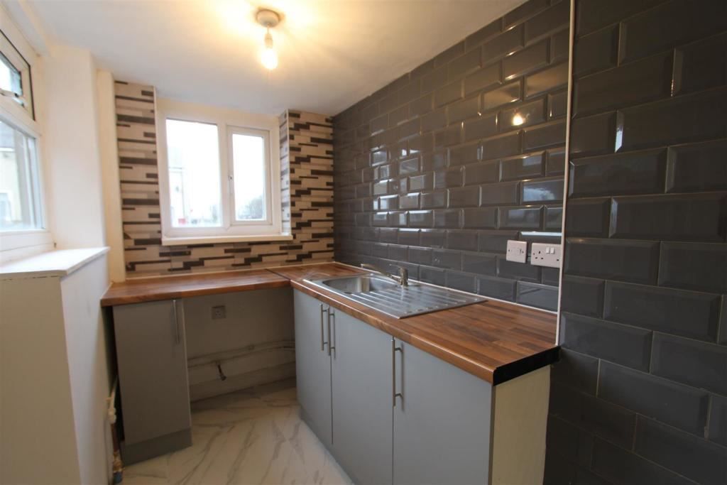 2 bed terraced house for sale in Florence Street, Burnley BB11 Zoopla