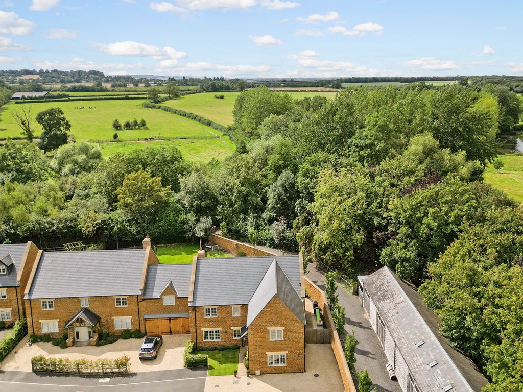 5 bed linkdetached house for sale in Priors Marston, Southam CV47, £