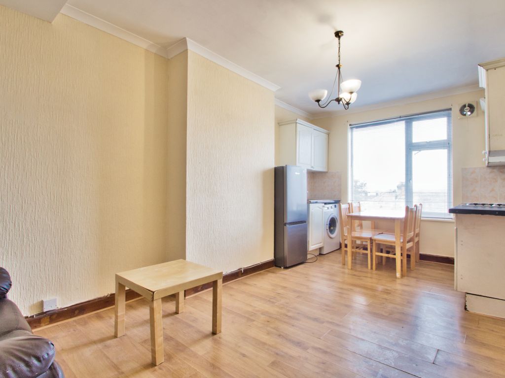 2 bed flat to rent in Harrow Road, Sudbury, Wembley HA0, £995 pcm Zoopla