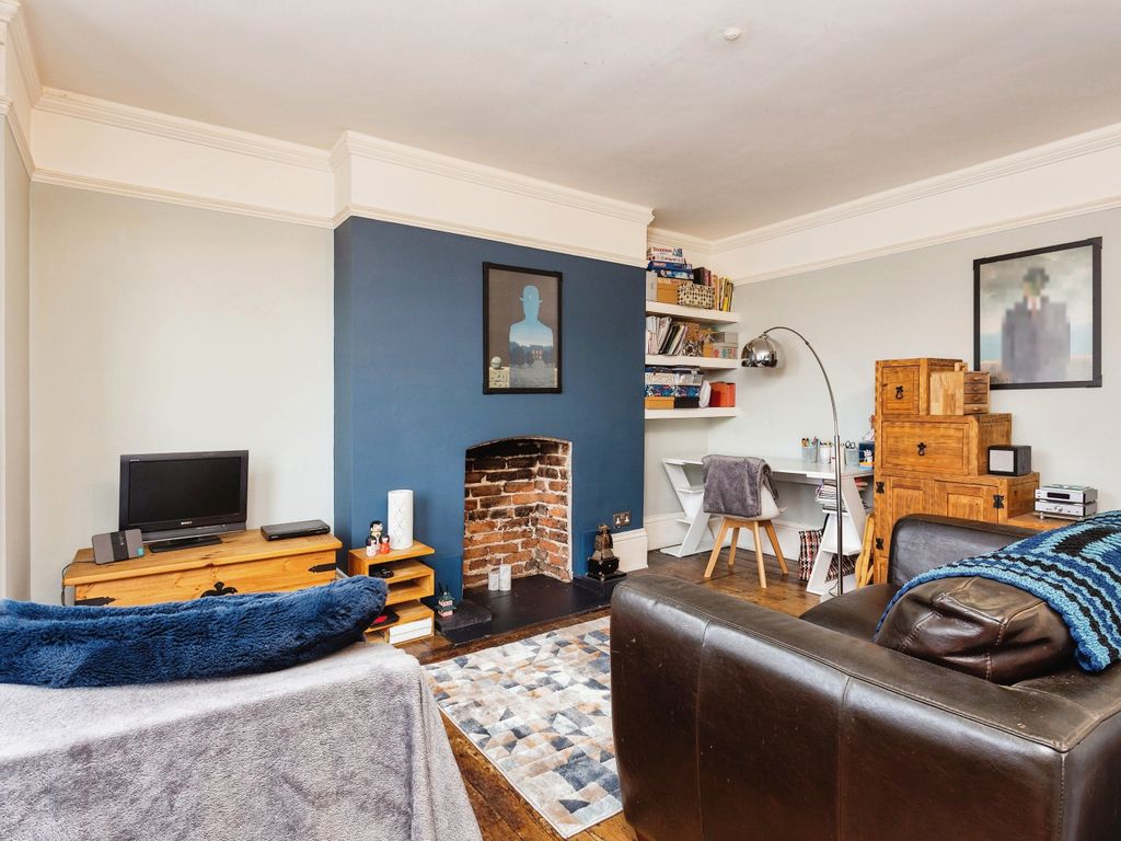 1 bed flat for sale in South Grove, Tunbridge Wells TN1, £240,000 Zoopla