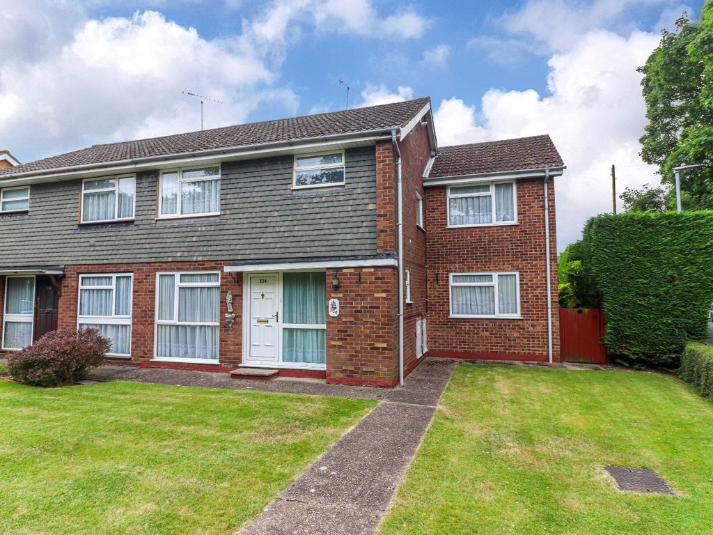 4 bed semidetached house for sale in High Road, Leavesden, Watford