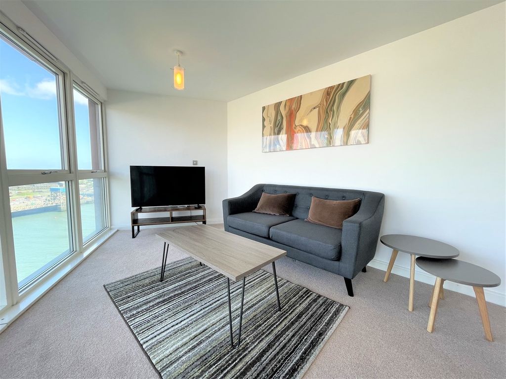 2 bed flat to rent in Trawler Road, Maritime Quarter, Swansea SA1, £