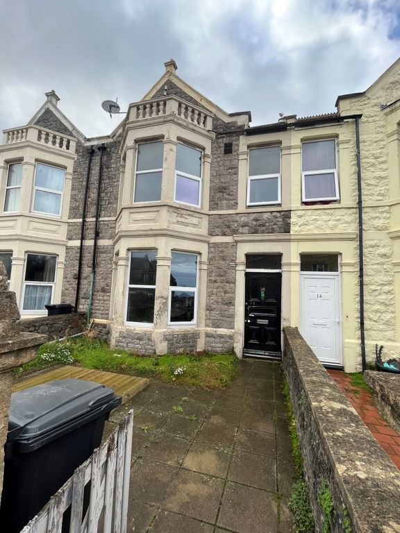 2 bed flat to rent in Quantock Road, WestonSuperMare BS23, £895 pcm