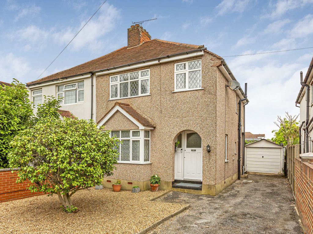 3 bed semidetached house for sale in Staines Road West, Ashford TW15
