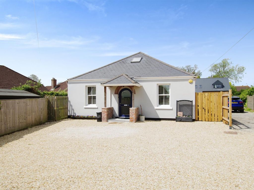 4 bed detached bungalow for sale in Highworth Road, Stratton, Swindon