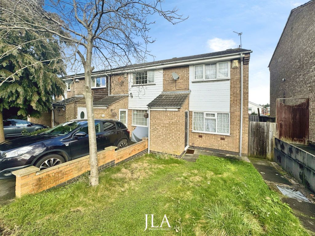 2 bed semidetached house to rent in Tavistock Drive, Leicester LE5, £