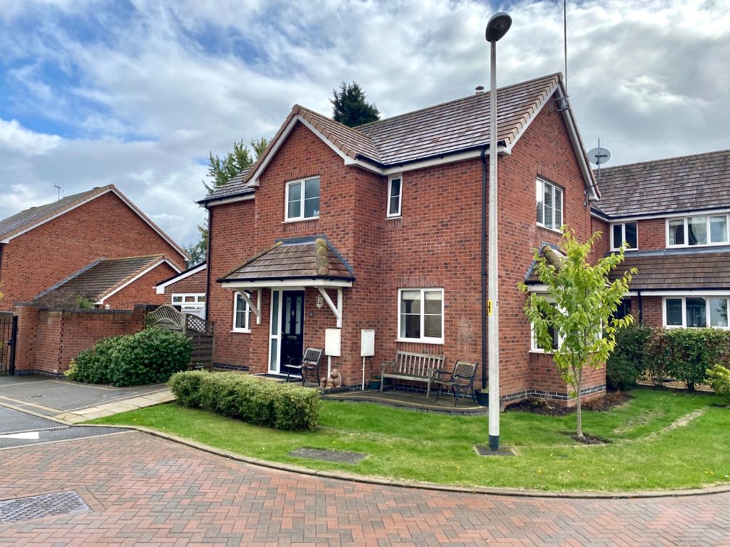 3 bed detached house for sale in Lionel Close, Weddington, Nuneaton