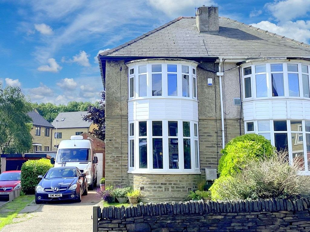 2 bed semidetached house for sale in Clough Lane, Rastrick, Brighouse