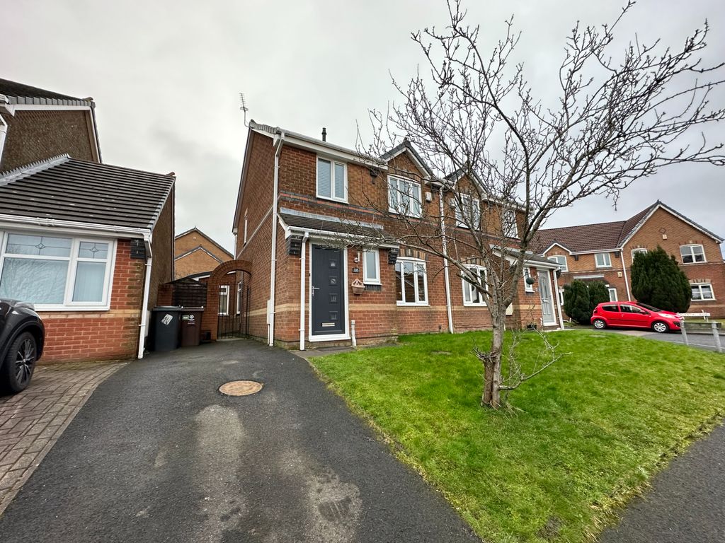3 bed semidetached house for sale in Hodge Clough Road, Oldham OL1, £