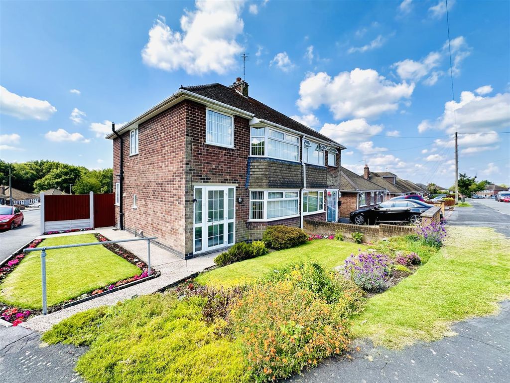 3 bed semidetached house for sale in St. Bernards Road, Whitwick
