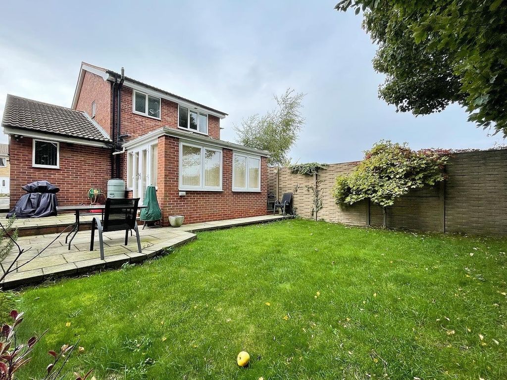 3 bed detached house for sale in Grange Close, Brierley, Barnsley S72