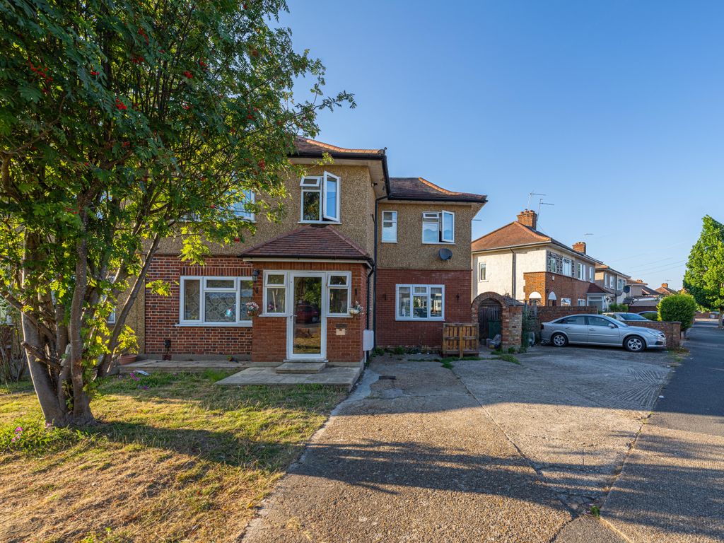 5 bed semidetached house for sale in Weymouth Road, Hayes UB4 Zoopla