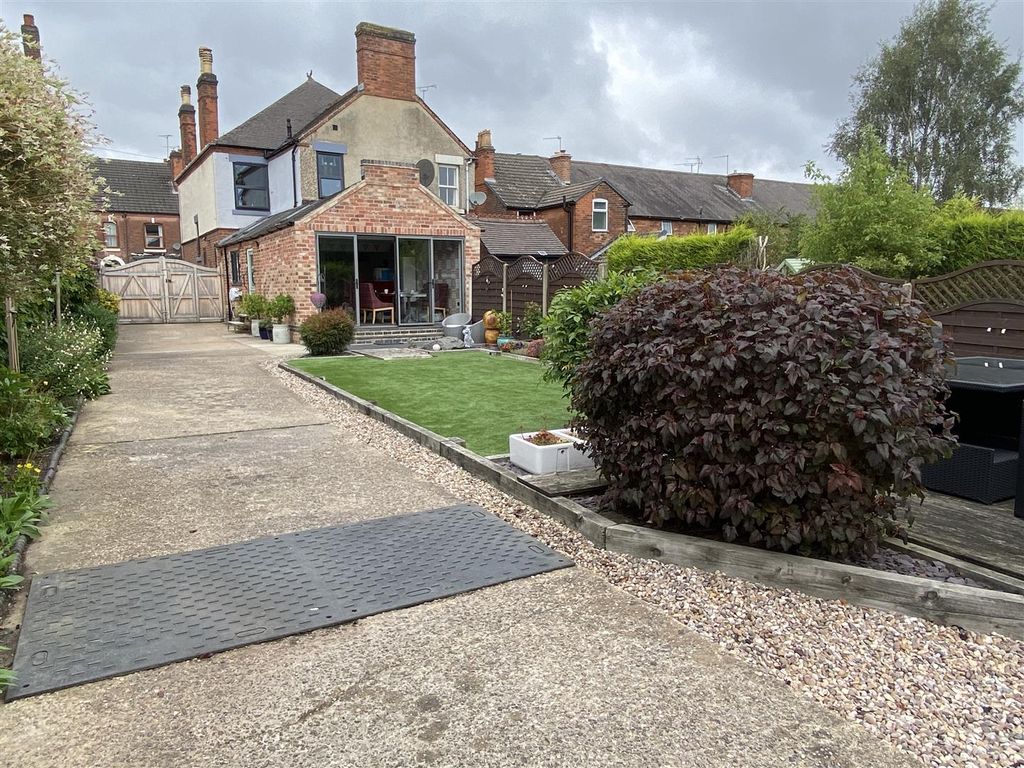 2 bed semidetached house for sale in Moira Road, Woodville DE11, £