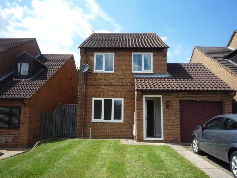 3 bed detached house to rent in Little Meadow, Great Oakley, Corby NN18