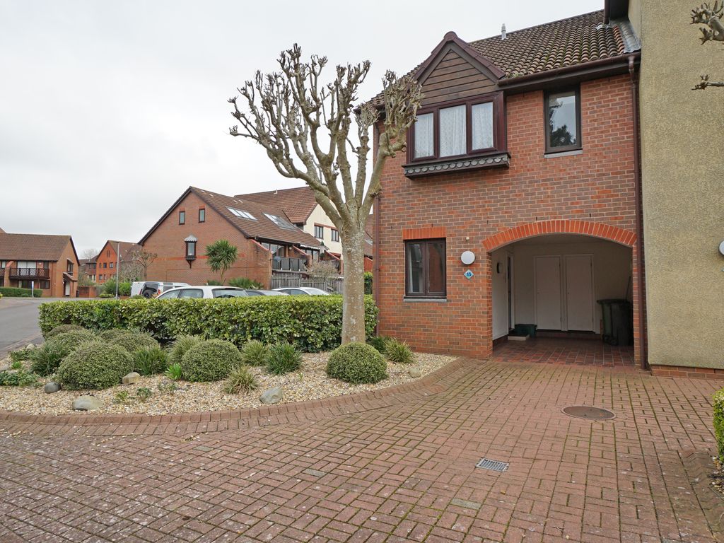 3 bed end terrace house to rent in Newlyn Way, Port Solent, Portsmouth