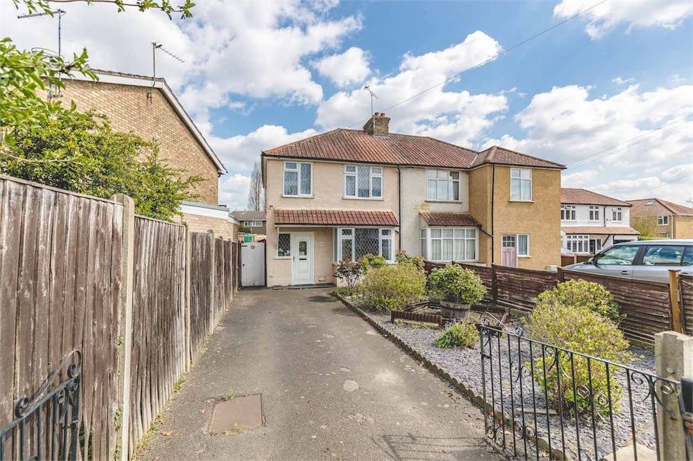 3 bed semidetached house for sale in Taplow Road, Taplow