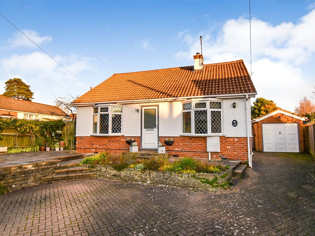 3 bed bungalow for sale in Ayling Lane, Aldershot, Hampshire GU11 Zoopla