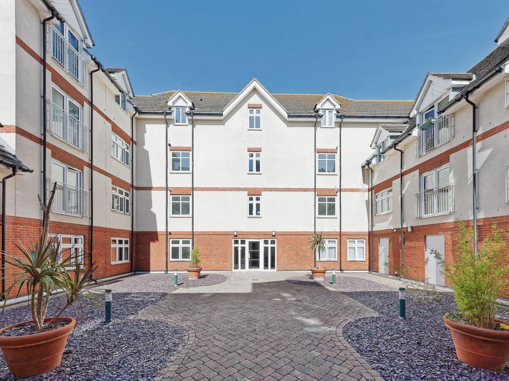 2 bed flat for sale in St. Mildreds Road, Ramsgate, Kent CT11, £199,950