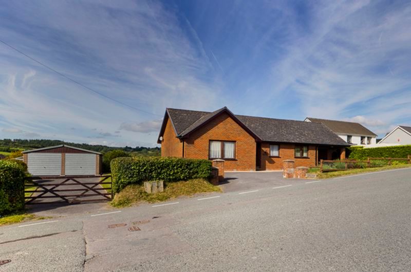 3 bed detached bungalow for sale in Llanpumsaint, Carmarthen SA33 Zoopla