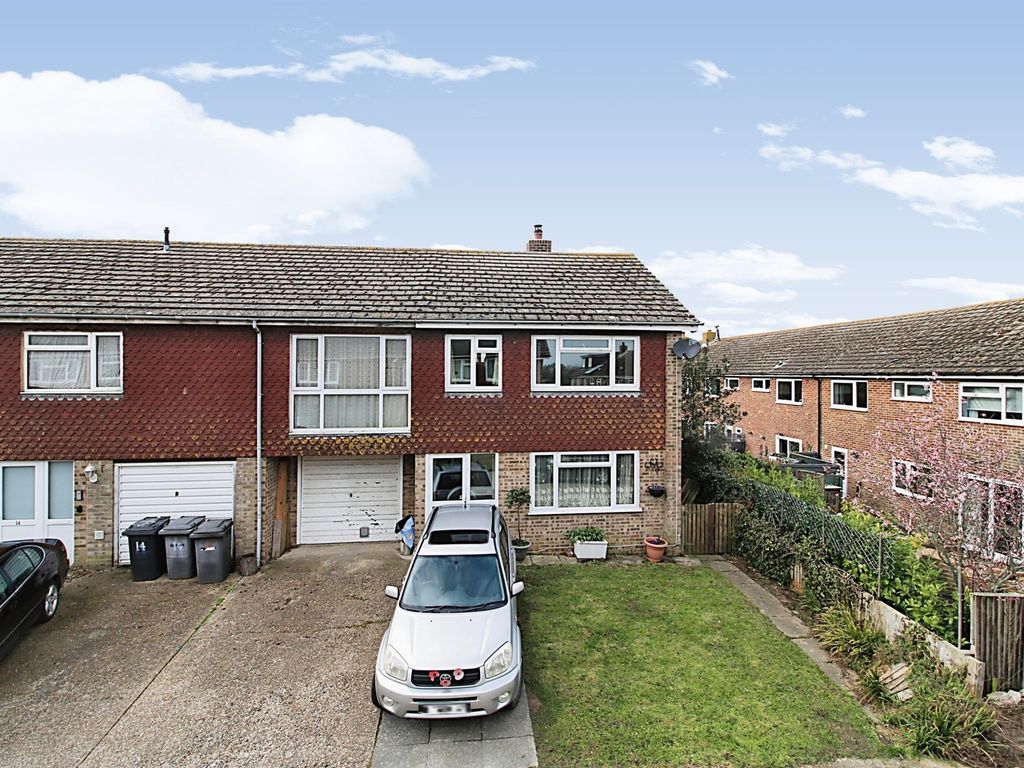 3 bed end terrace house for sale in High View Close, Herstmonceux