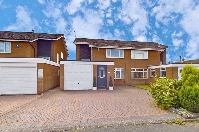 3 bed semidetached house for sale in Chichester Drive, Quinton