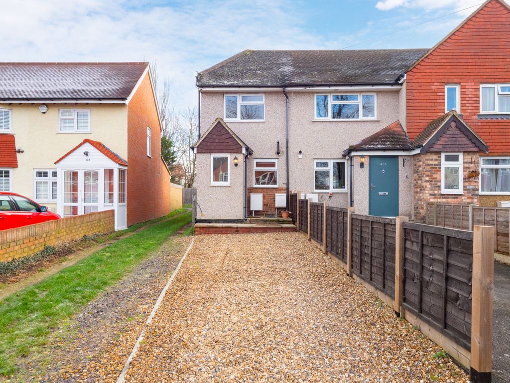 2 bed end terrace house for sale in Lindsay Road, Worcester Park KT4