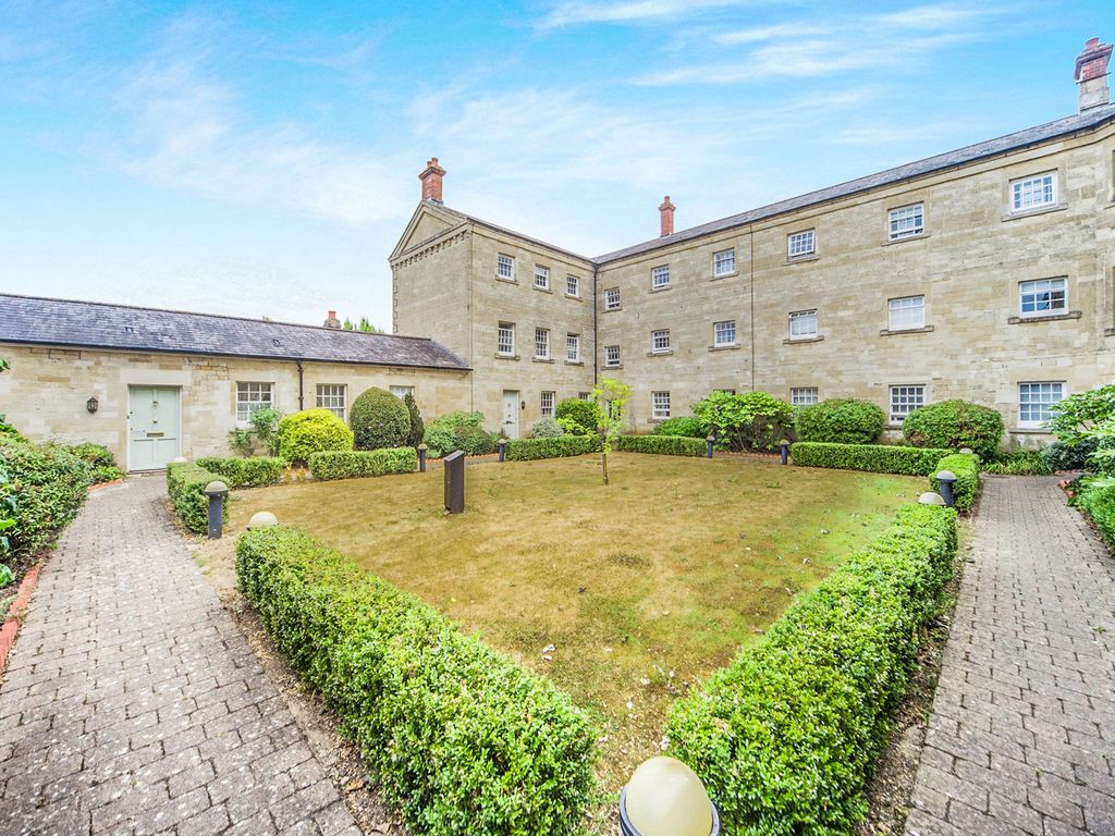 2 bed flat for sale in St. Road, Semington, Trowbridge BA14