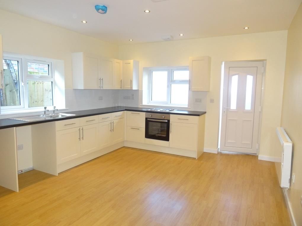1 bed flat to rent in 44B High Street, Wem, Shrewsbury SY4, £450 pcm