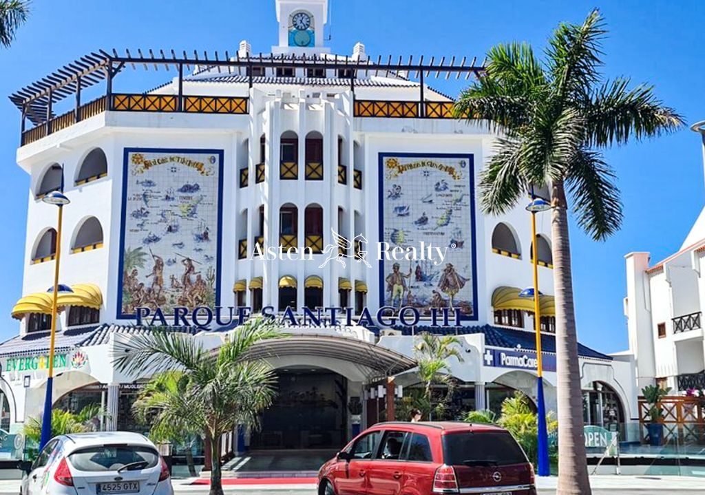 Commercial property for sale in Playa De Las Américas, Santa Cruz