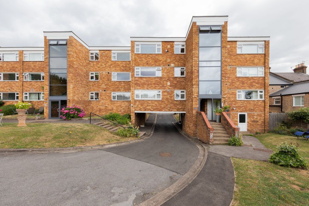 2 bed flat for sale in Marlborough Court, Queens Road, Buckhurst Hill