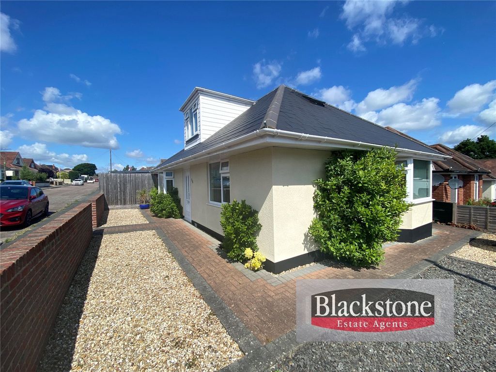3 bed bungalow for sale in Middle Road, Kinson, Bournemouth, Dorset