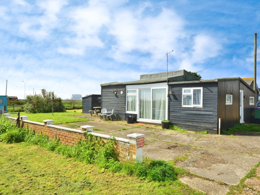3 bed bungalow for sale in Dungeness, Romney Marsh, Kent TN29, £300,000