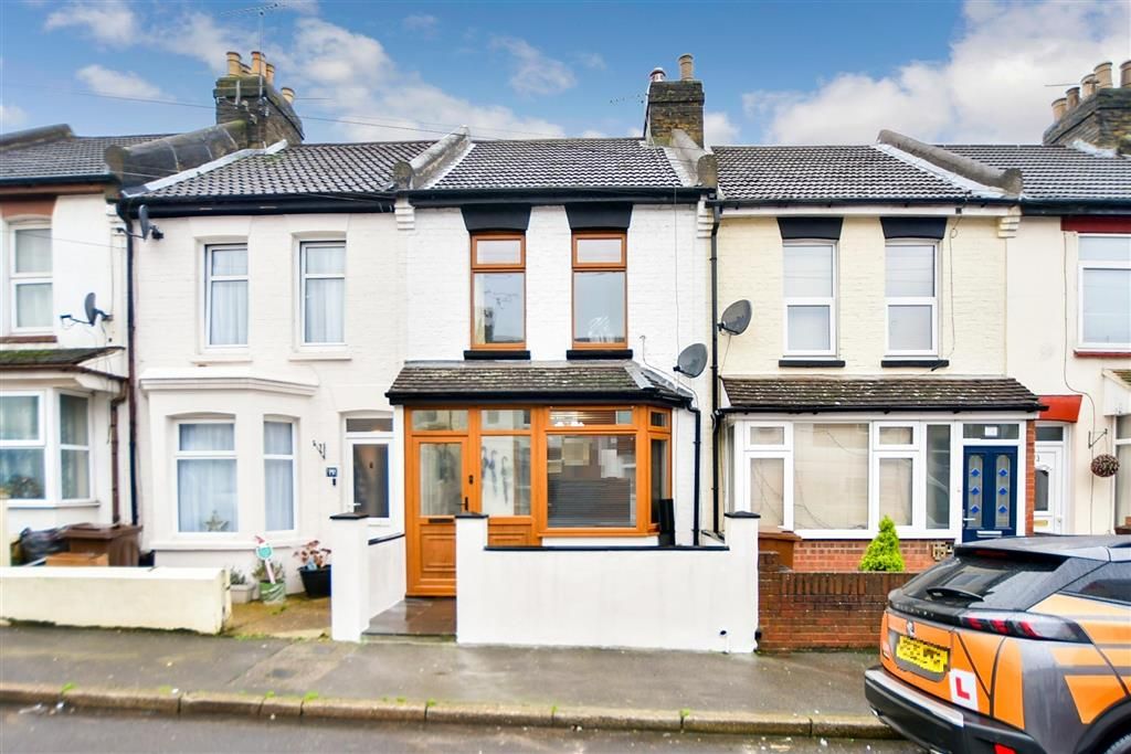 3 Bed Terraced House For Sale In Milton Road Gillingham Kent Me7 £