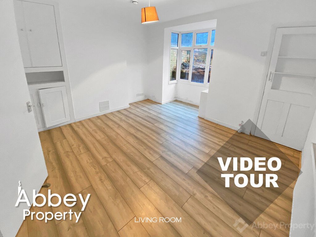 4 bed terraced house to rent in Gladstone Avenue, Luton LU1, £1,400 pcm