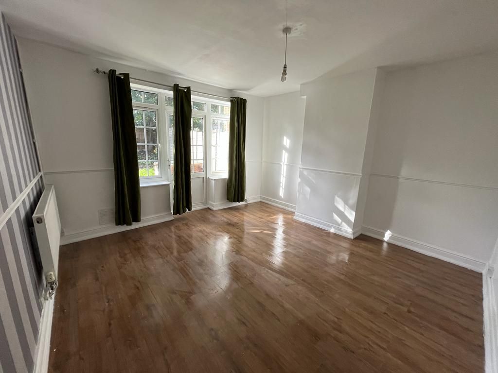 Room to rent in Elfrida Crescent, Catford, London SE6, £900 pcm Zoopla